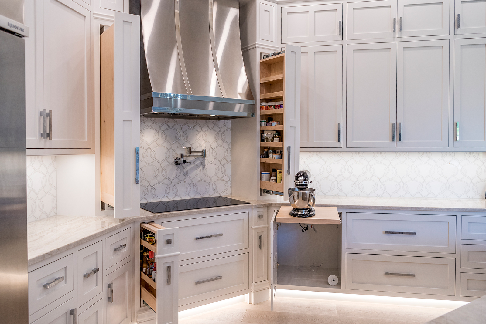 7 Benefits of Having a Well-Ordered Kitchen Pantry Storage